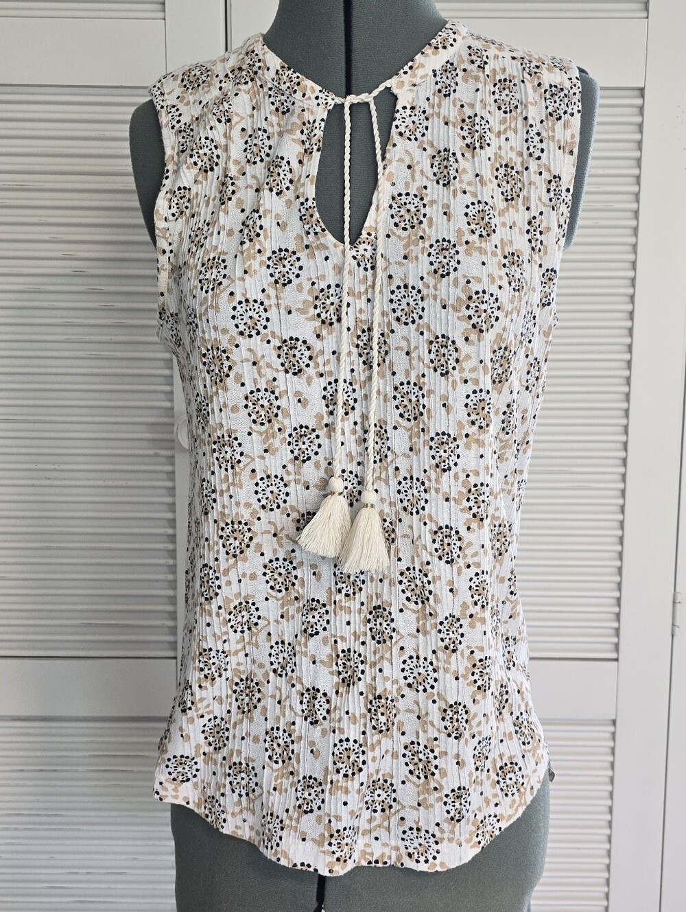 Lucky Brand Cream Floral Tassel Tie Sleeveless Top